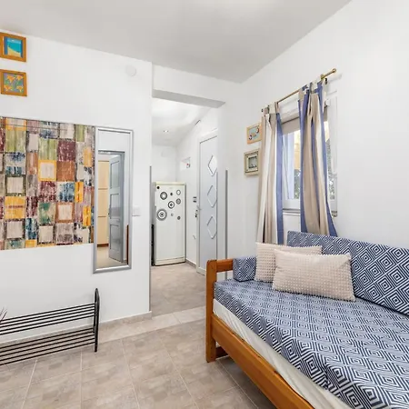بيت للعطل House, 100m From The Sea بيروغ
